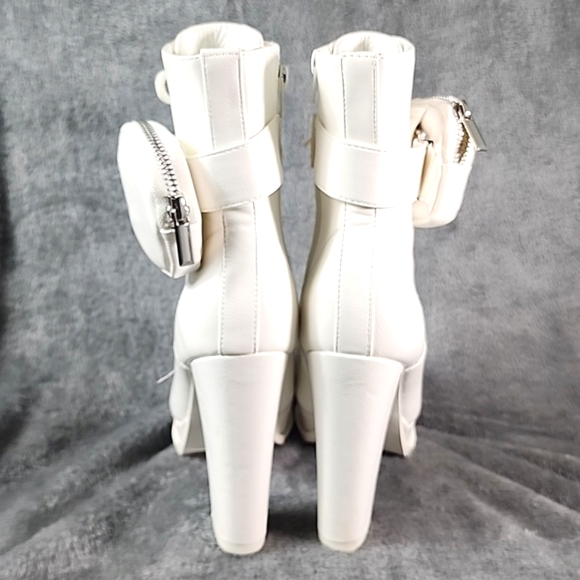Women's White Boots, Lace up, lug soles with pouch. Shoe Dazzle. Size 7.5. - Picture 5 of 14